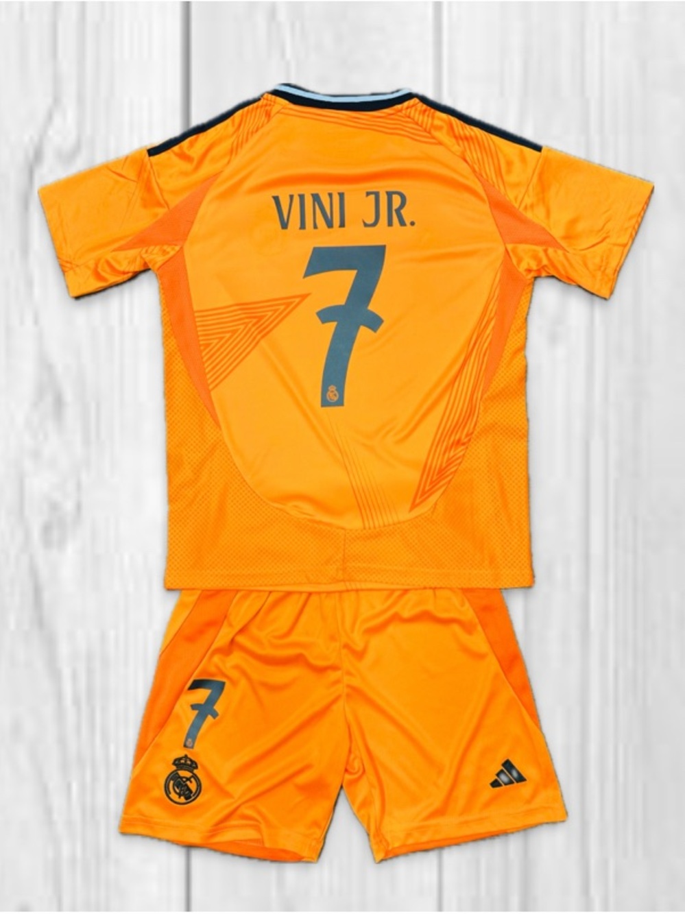 YOUTH Vini Jr Jersey 26’ Orange Alternate Kit (Jersey + Shorts) LARGE (28) 10/12